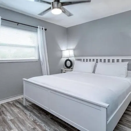 Sunset Beach Suites At Madeira Beach! Pet Friendly With Summer Breezes! - Suite 6 St. Pete Beach Extérieur photo