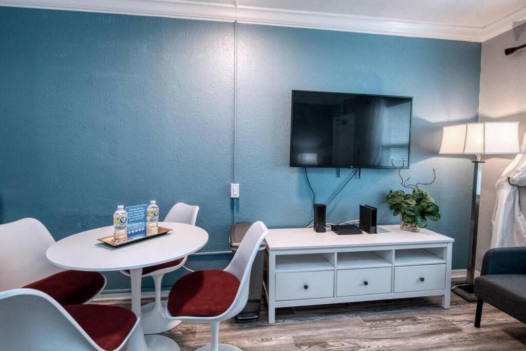 Sunset At Madeira Beach! Pet Friendly With Summer Breezes! - 6 Appartement