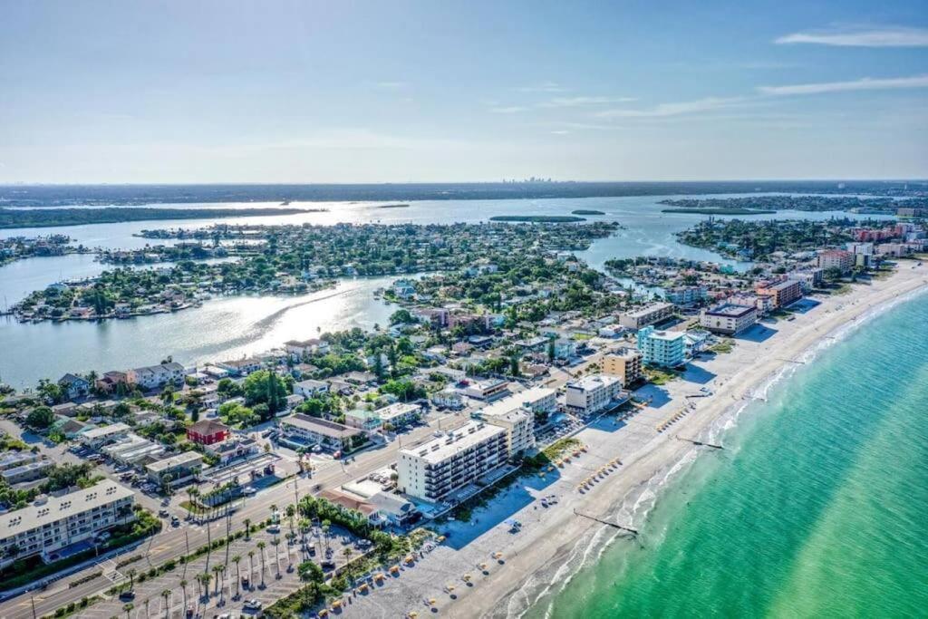Appartement Sunset At Madeira Beach! Pet Friendly With Summer Breezes! - 6 St. Pete Beach